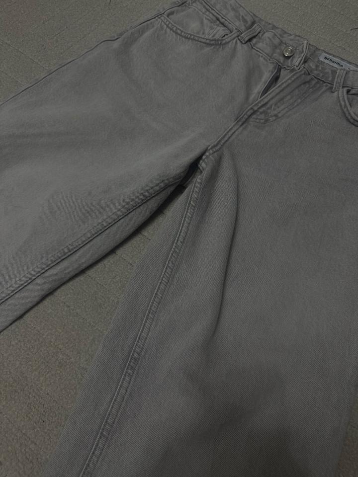 Джинсы Bershka