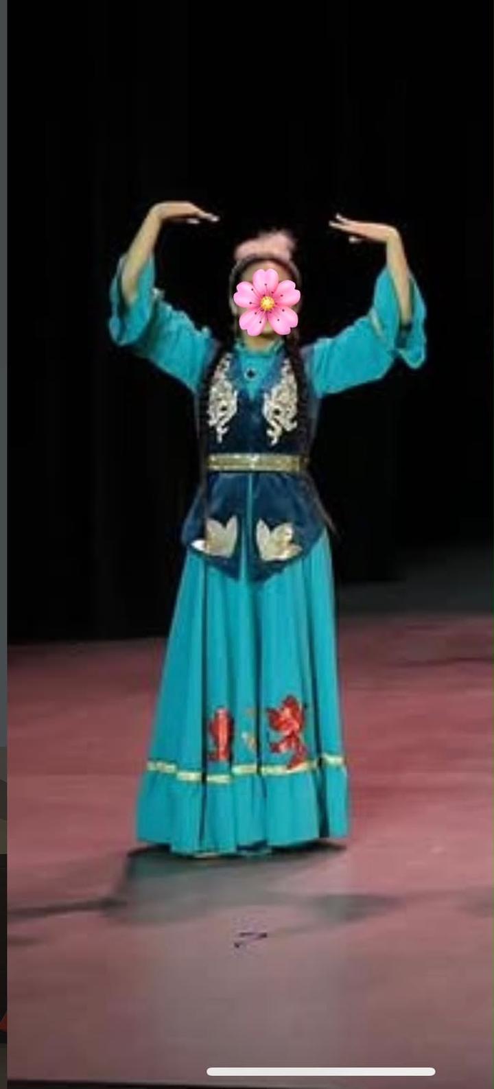 Национальное сценическое платье