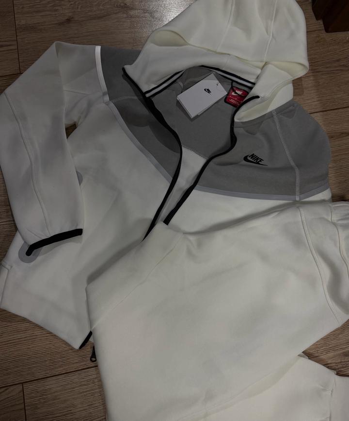 Спортивный костюм Nike