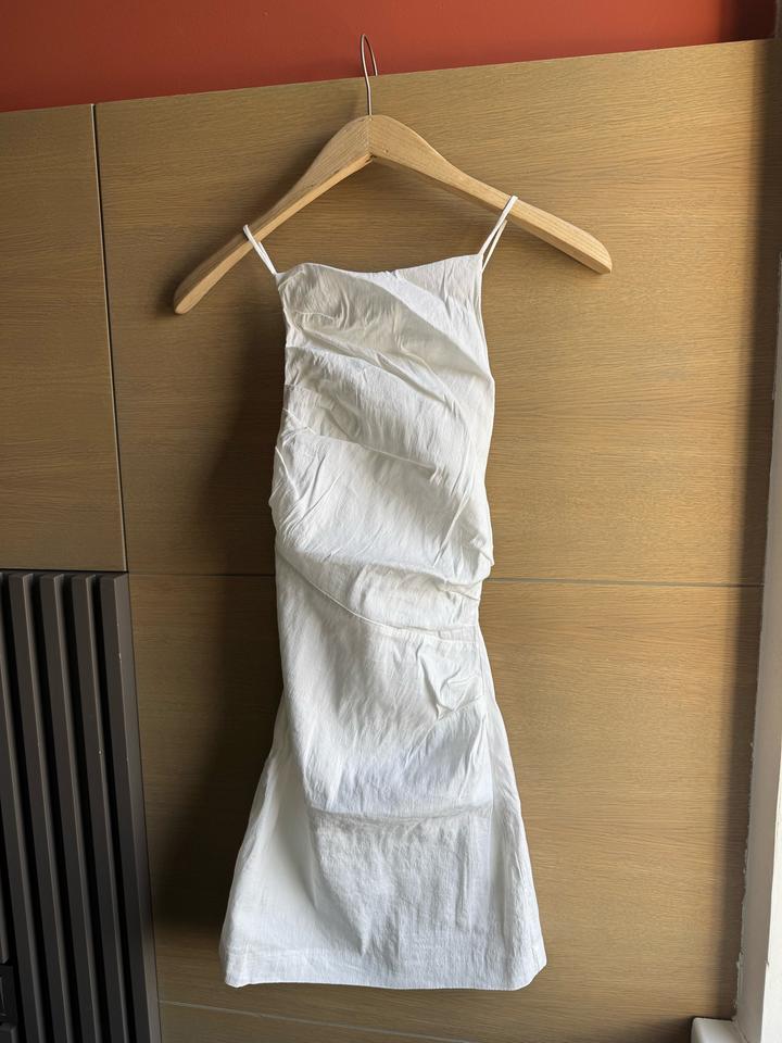 Белое мини-платье ZARA на бретелях
