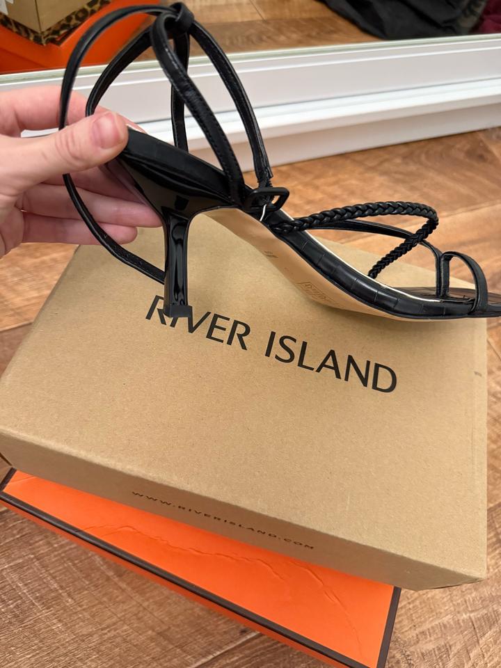 Босоножки River Island