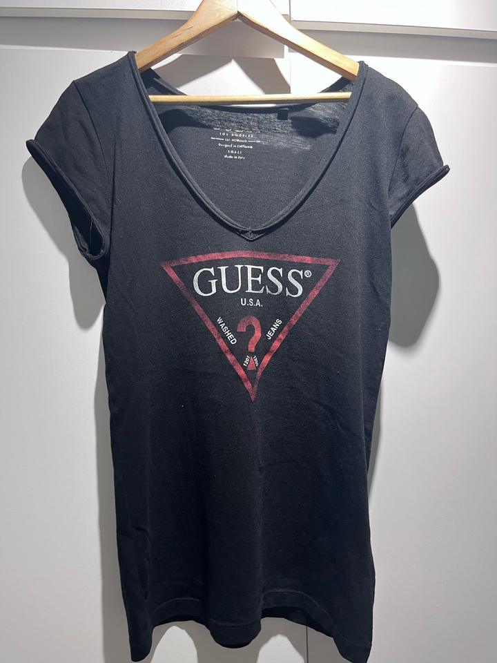 Футболка Guess