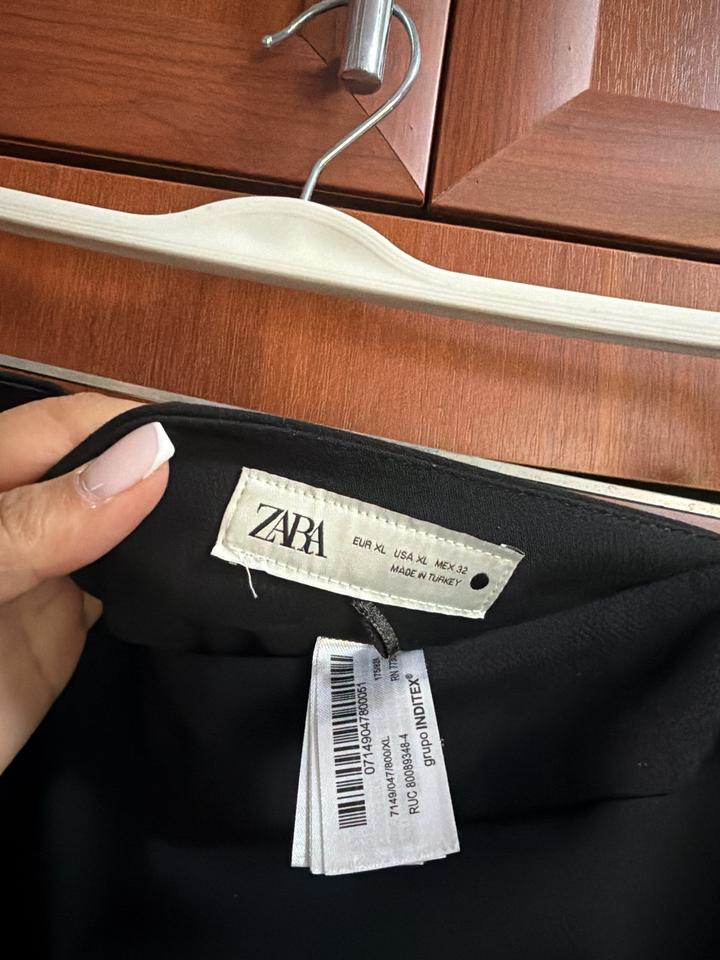 Черные брюки ZARA