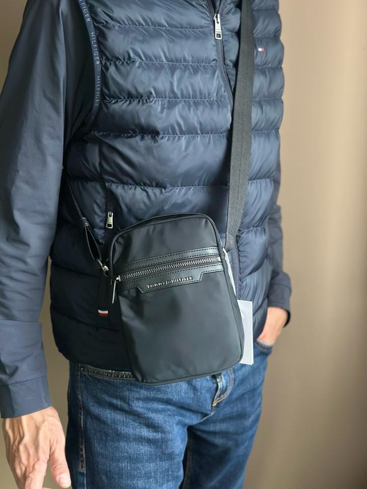 Сумка Tommy Hilfiger через плечо