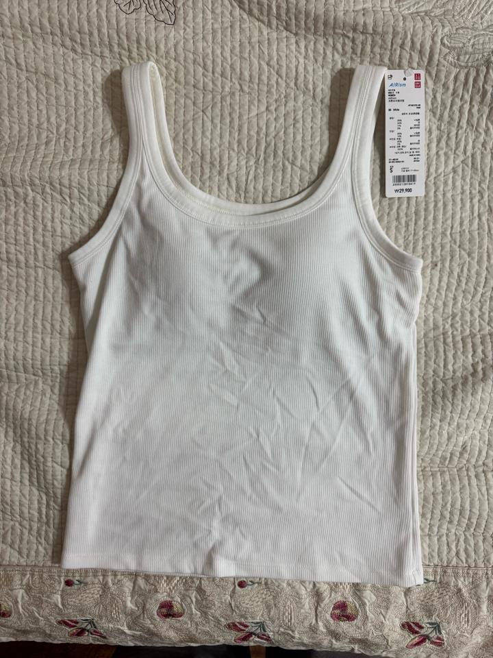 Uniqlo топ с чашечками