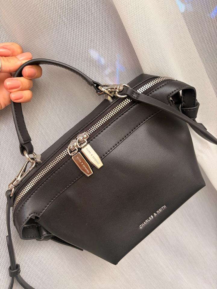 Сумка Charles & Keith