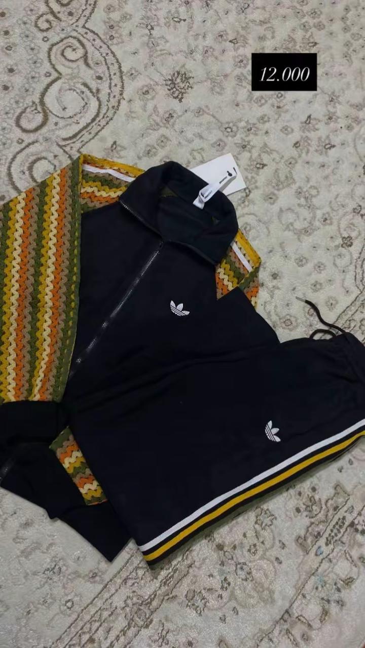 Спортивный костюм adidas