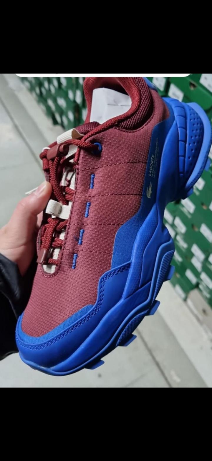 Женские кроссовки Lacoste