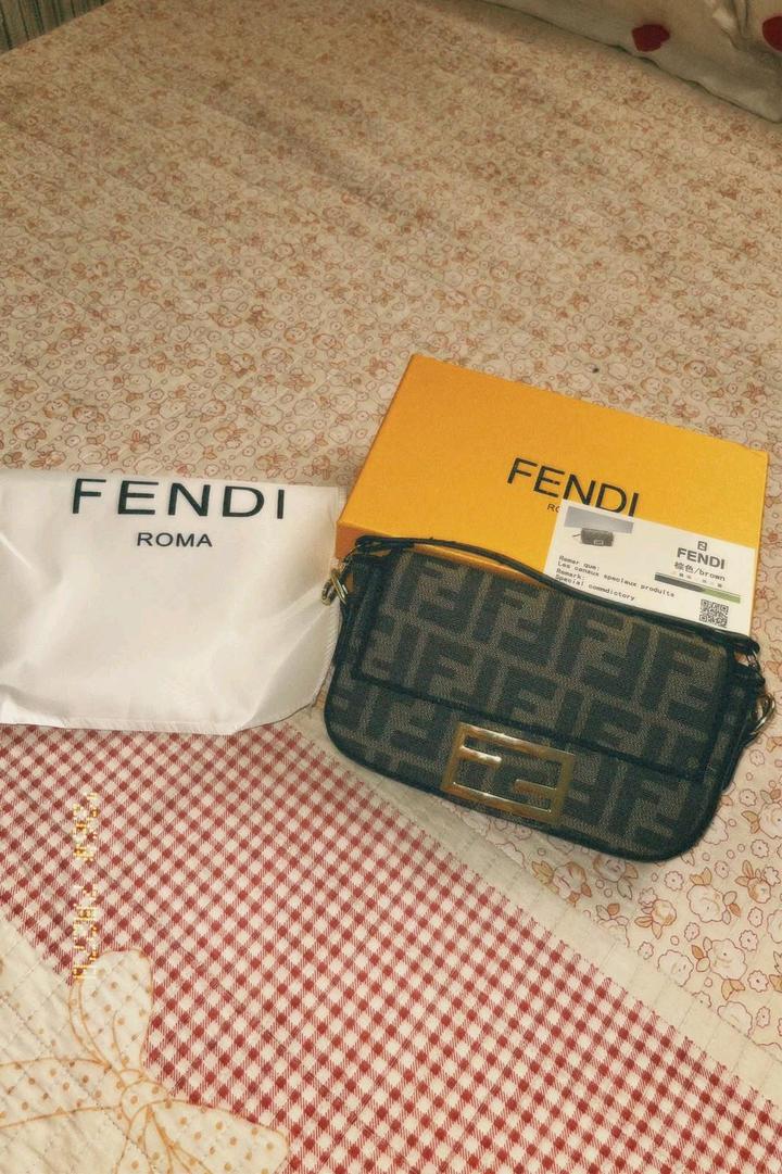 Сумка от fendi