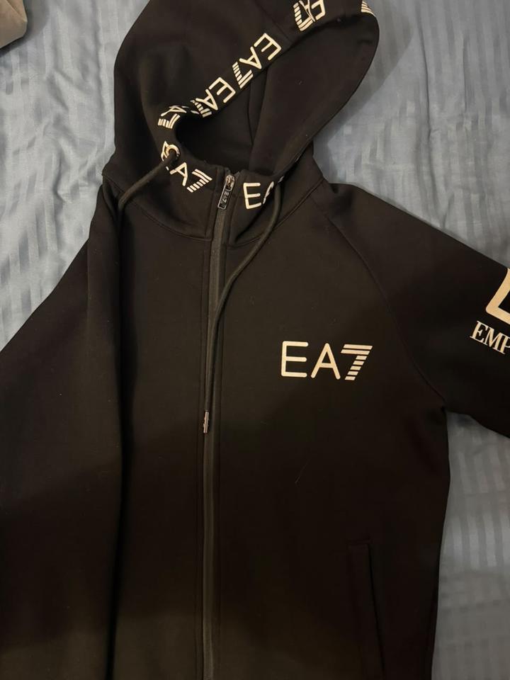 Спортивный костюм EA7