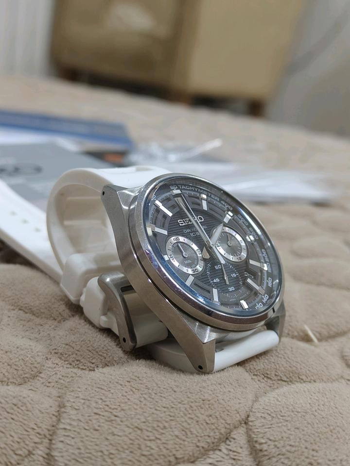 Японские спортивные часы Seiko 41мм quartz