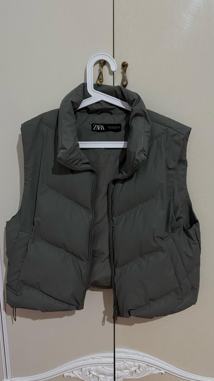 Zara Безрукавка от Зара