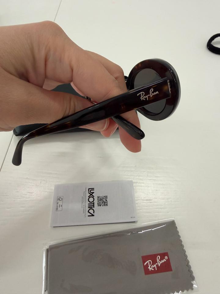 Солнцезащитные очки Ray-Ban