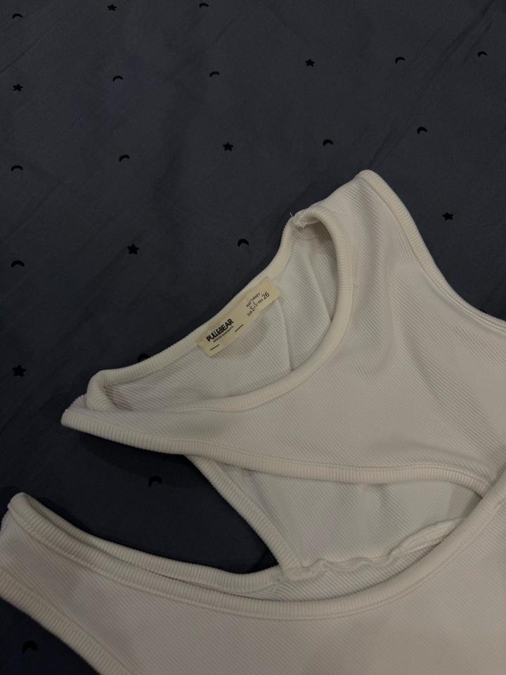 Pull & Bear Топ Pull&Bear с вырезами