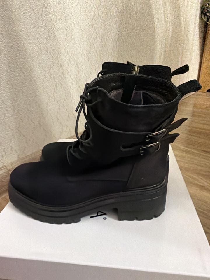 TJ COLLECTION Женские ботинки на шнуровке с пряжками