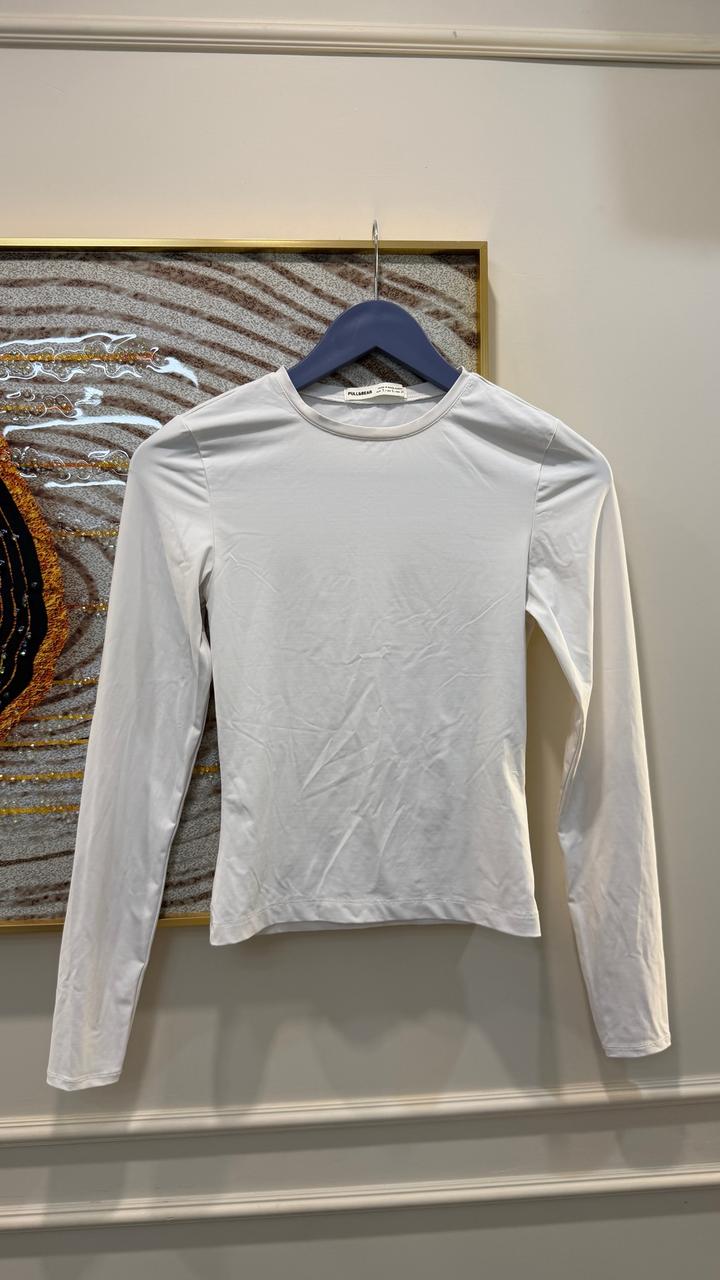 Pull & Bear Лонгслив Pull&Bear. Размер S. В белом цвете.