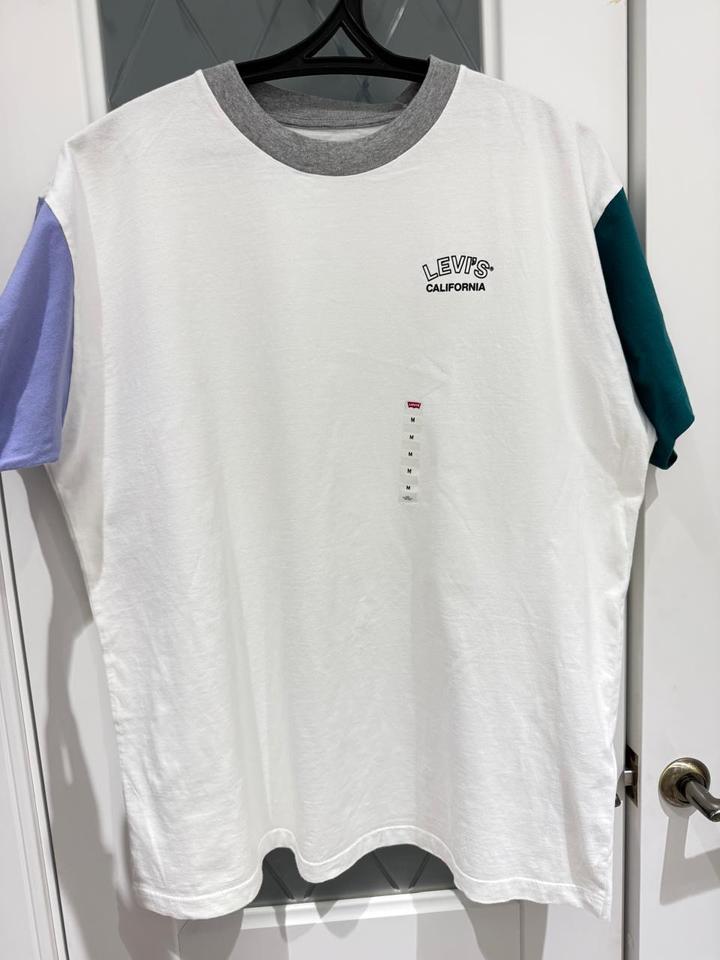 Футболка Levi's