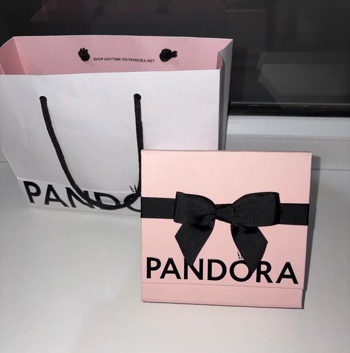 Кольцо Pandora с сердечком в подарочной упаковке