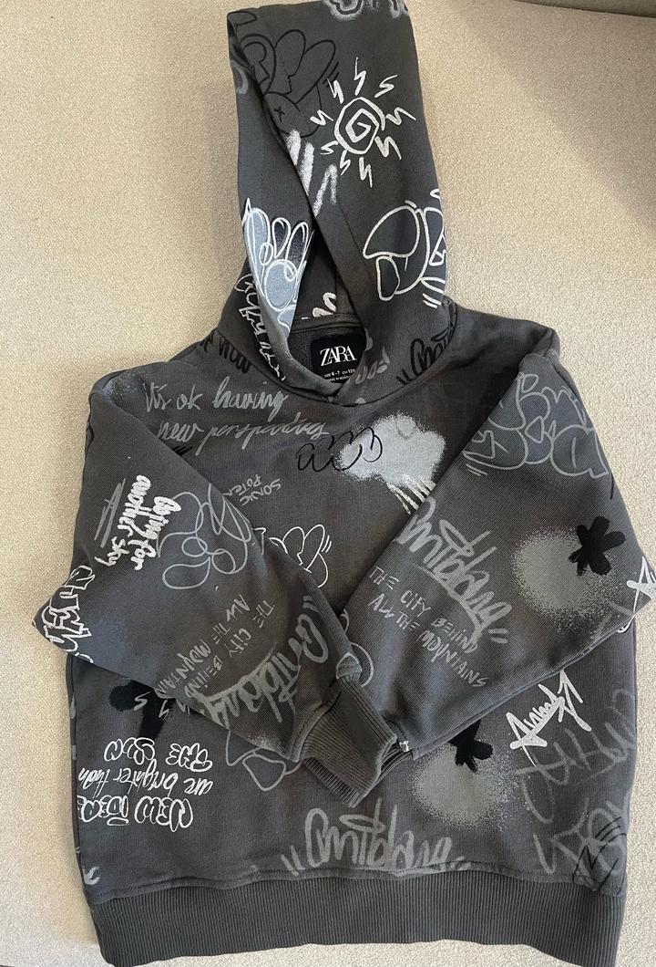 Худи ZARA с принтом