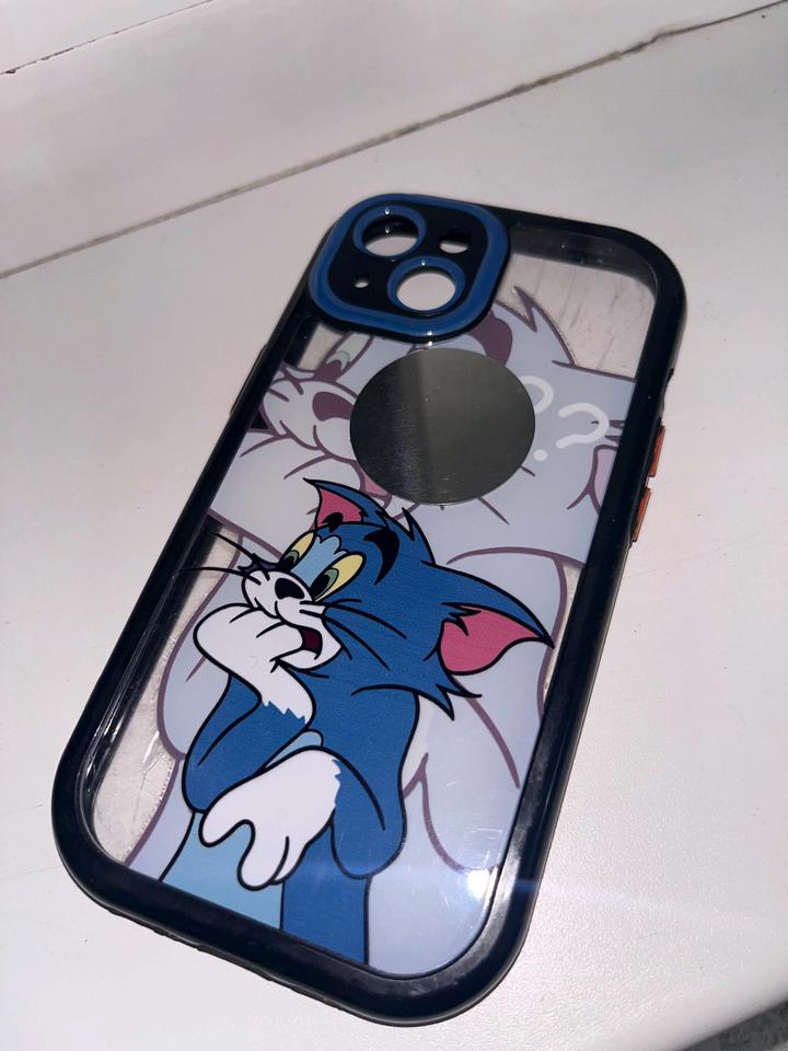 Чехол на iPhone с принтом «Том и Джерри»