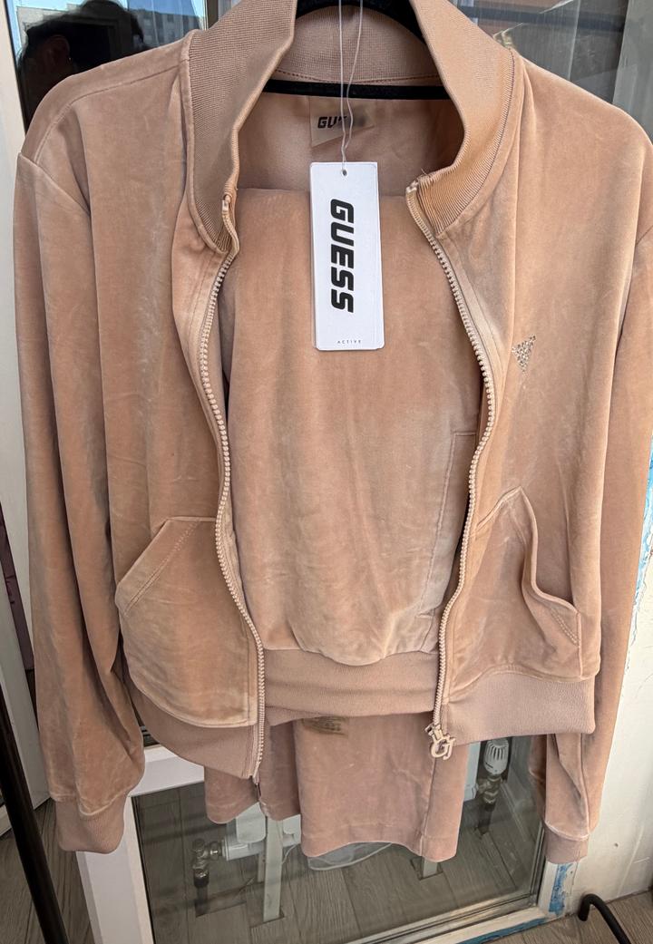 Спортивный костюм GUESS