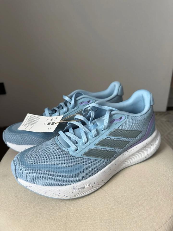 Кроссовки adidas