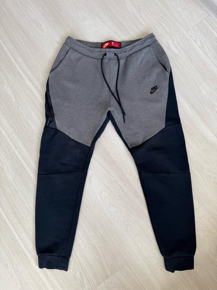 Спортивные брюки Nike Tech Fleece