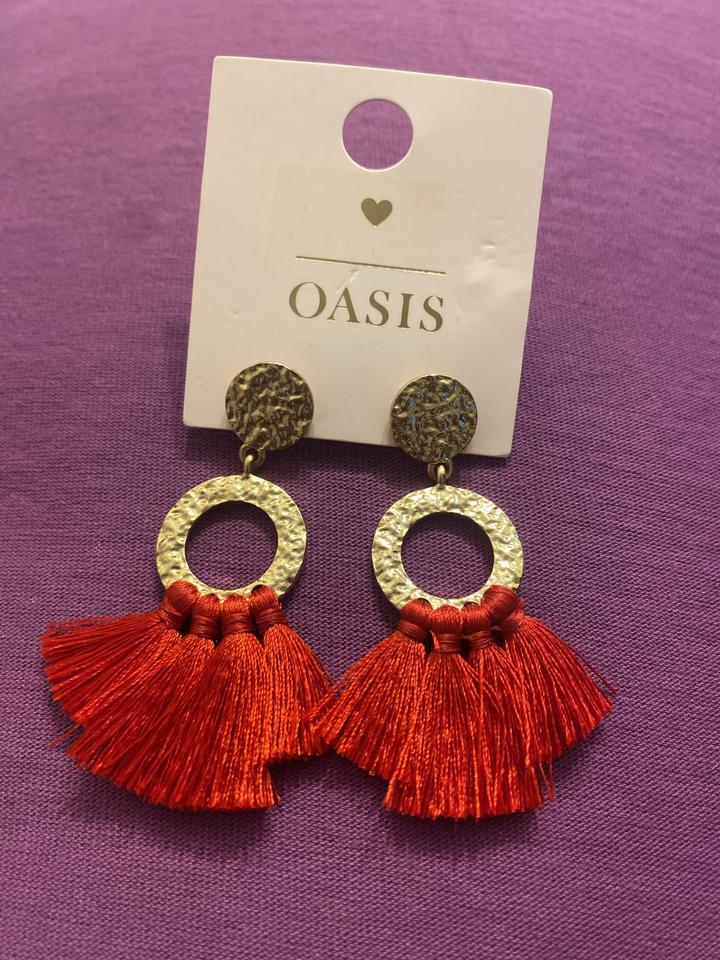 Серьги Oasis с кисточками
