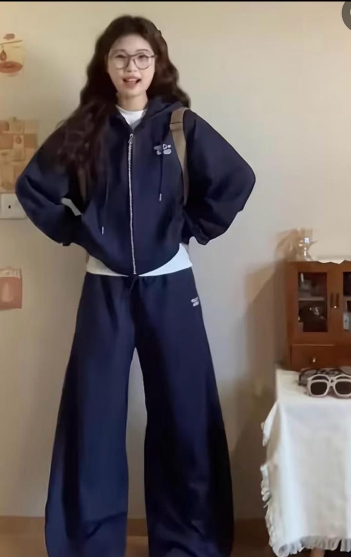 Спортивный костюм