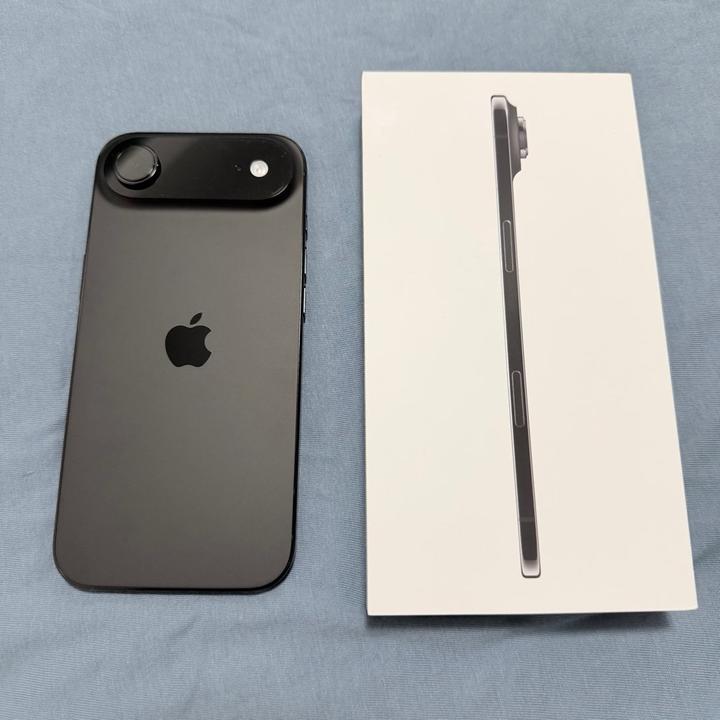 Продам iPhone 17 Air 256 GB с оригинальным Паурбэнком Apple