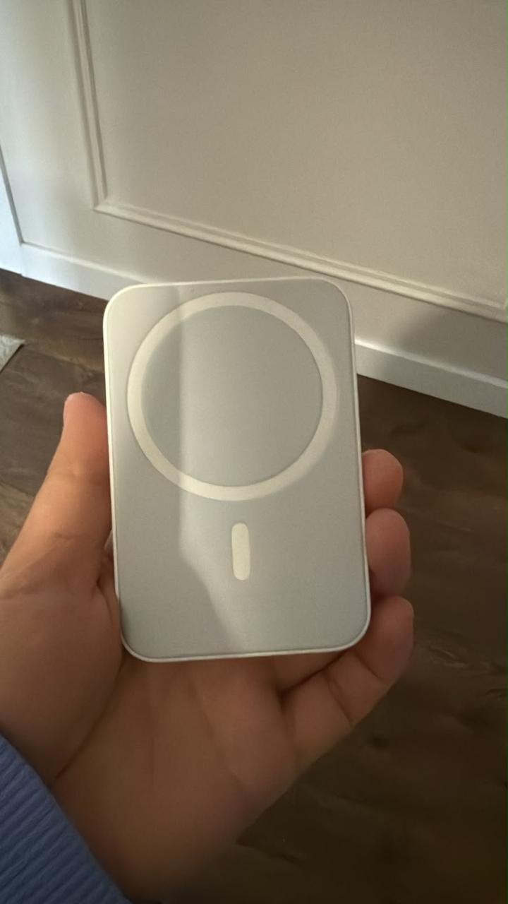 Apple Магнитный внешний аккумулятор MagSafe