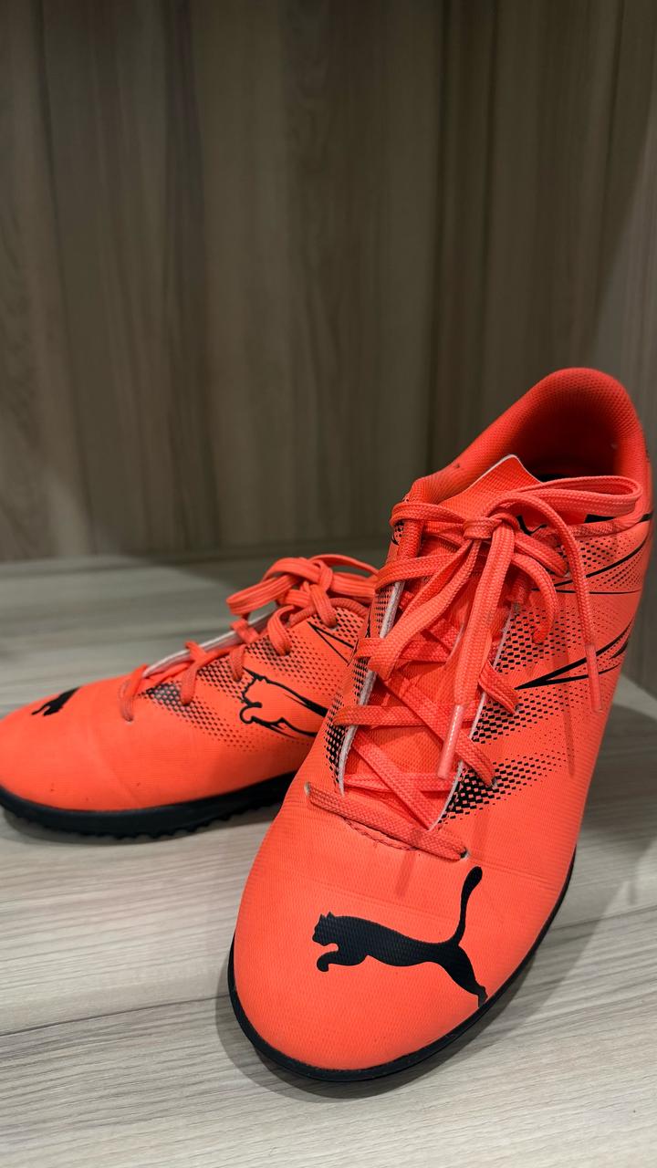 Футбольные кроссовки Puma