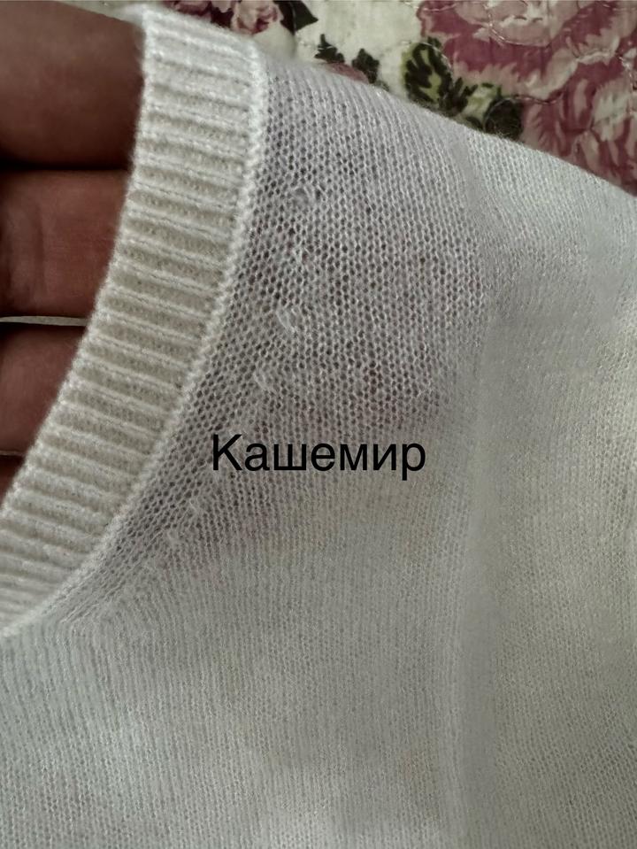 Белый кашемир с коротким рукавом