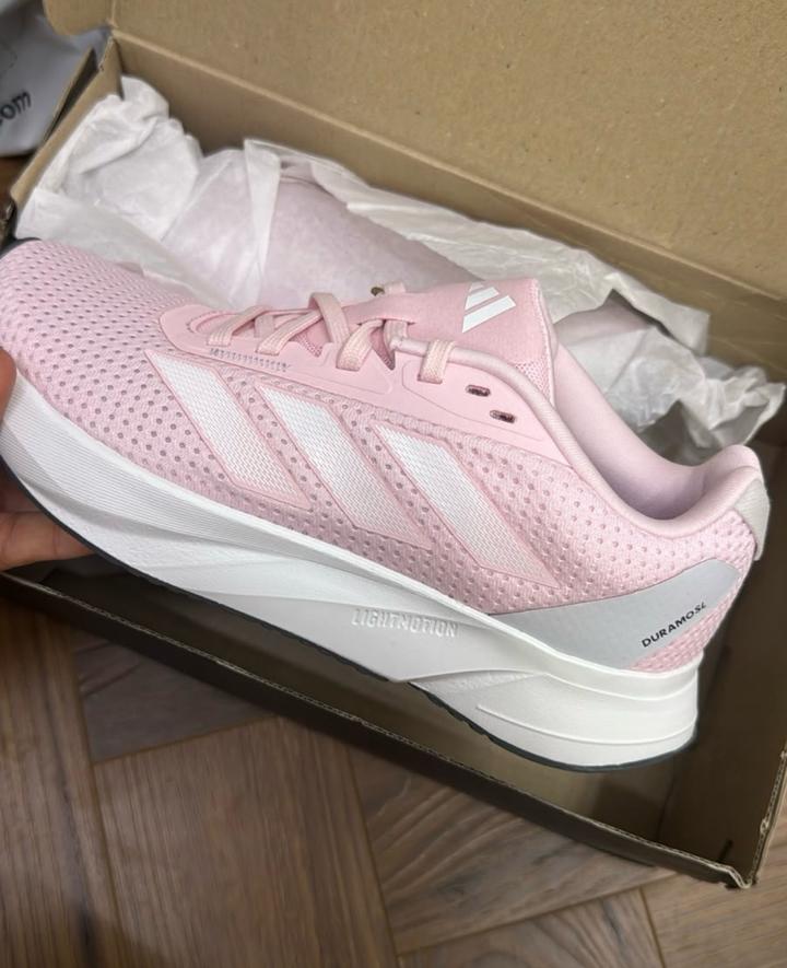 Кроссовки adidas