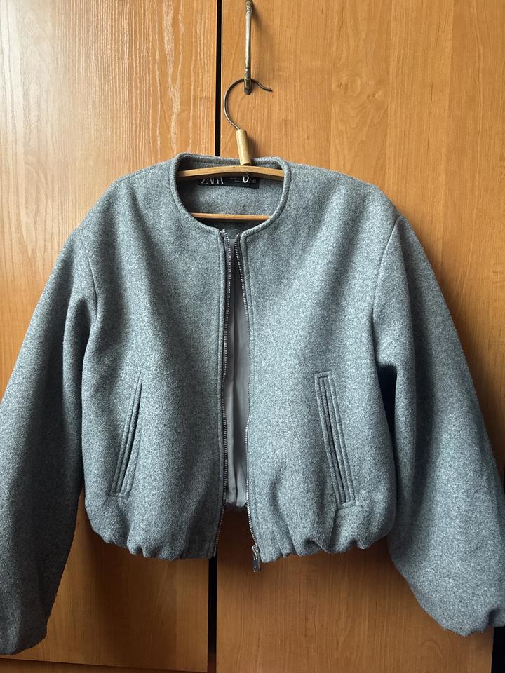 Бомбер ZARA