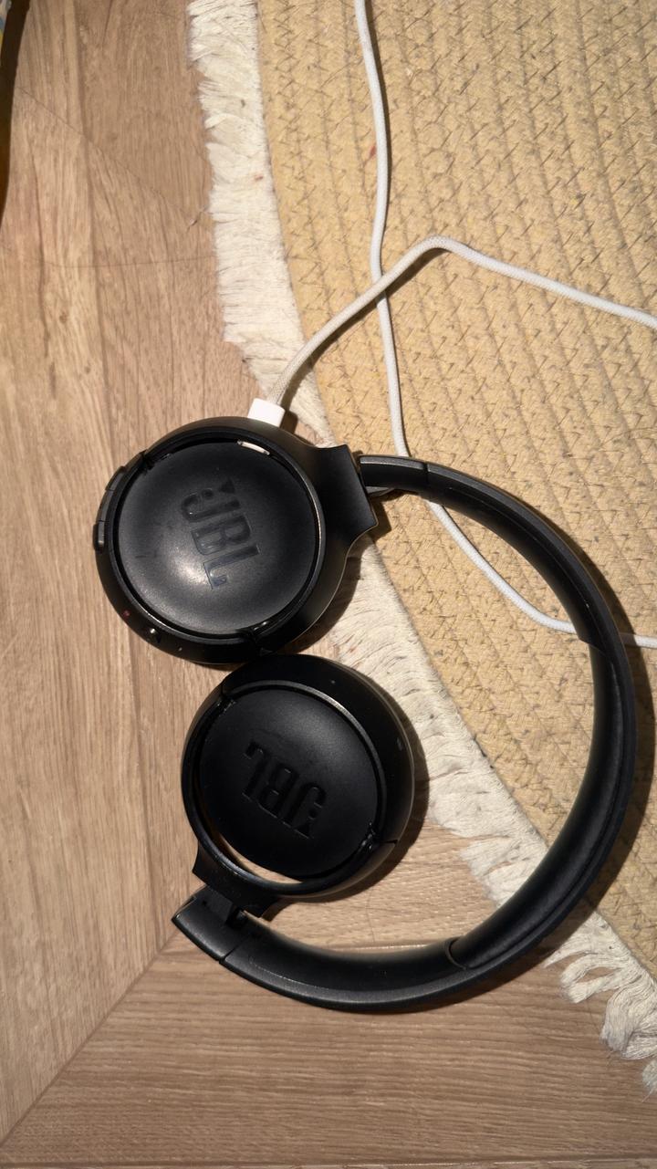 Наушники JBL