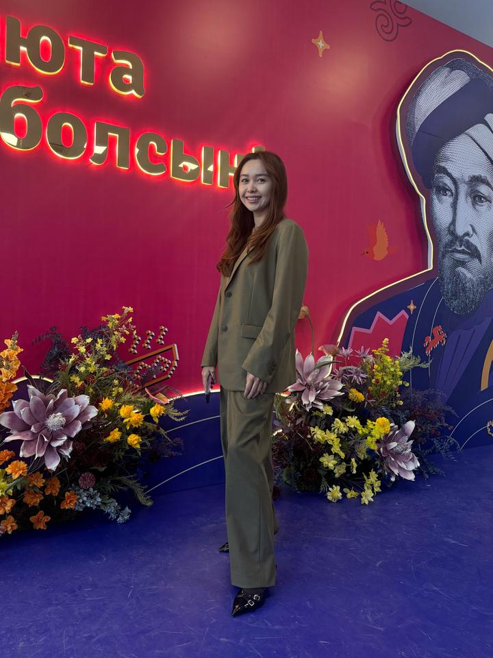 Женский брючный костюм UNIQLO