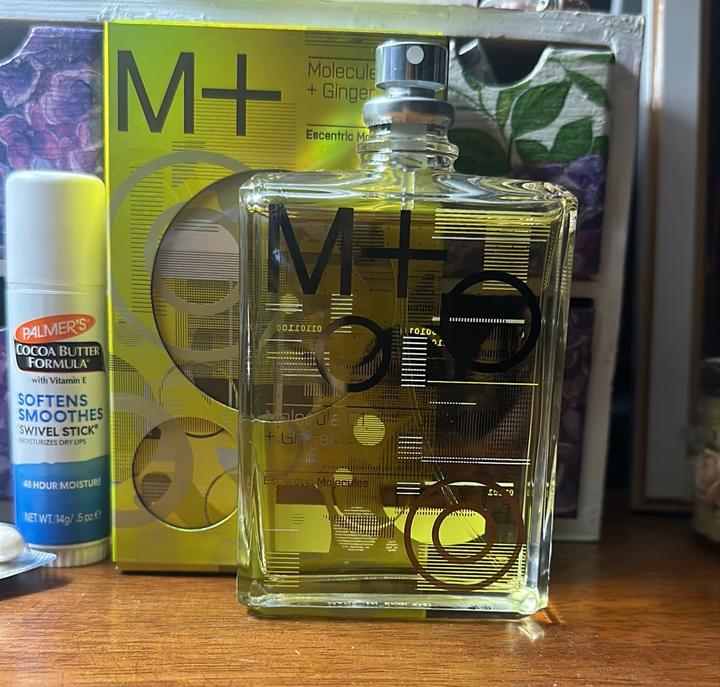 Molecule 01 + Ginger Escentric Molecules