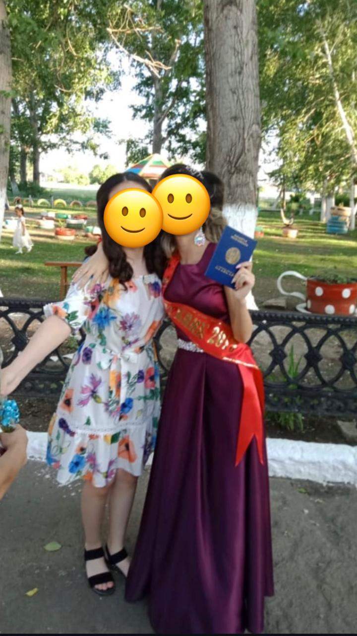 Бордовлое платья