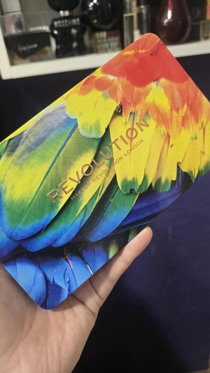 палетка теней для век Makeup Revolution Forever Flawless Bird of Paradise