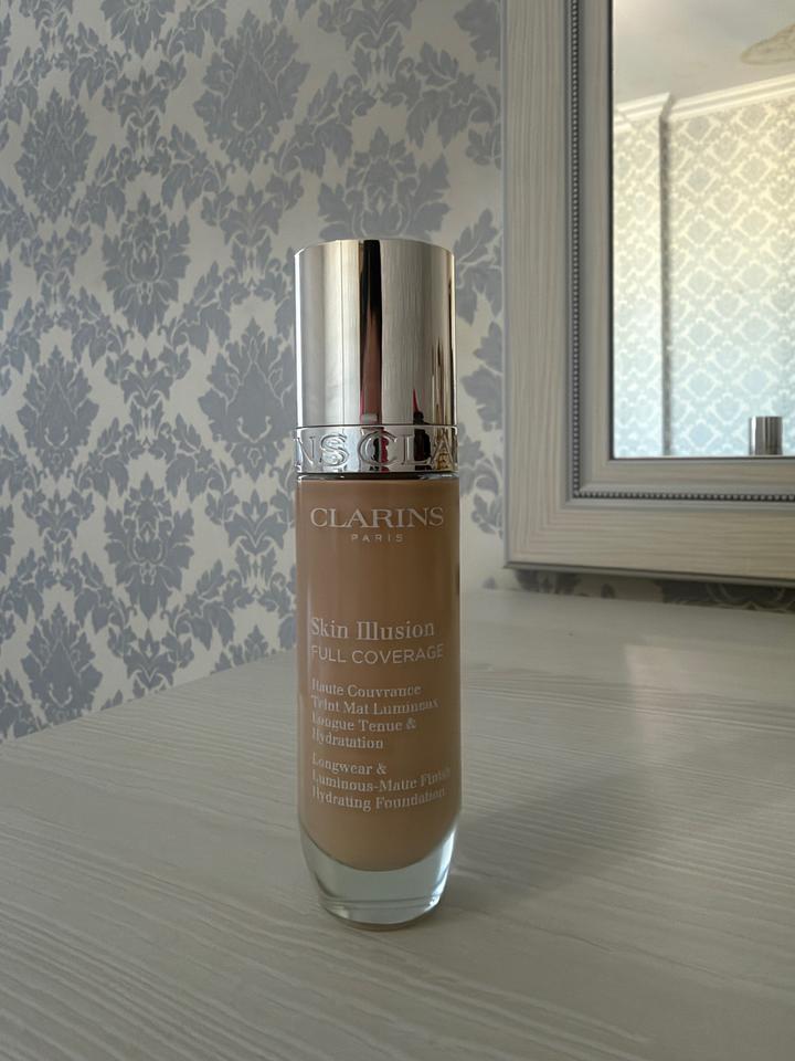 Тональный крем CLARINS Skin Illusion