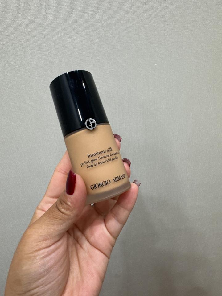 Тональный крем Giorgio Armani Luminous Silk 5.75