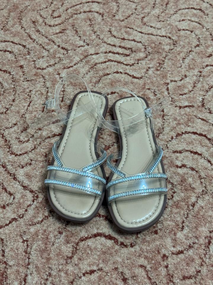 Сандалии Zara