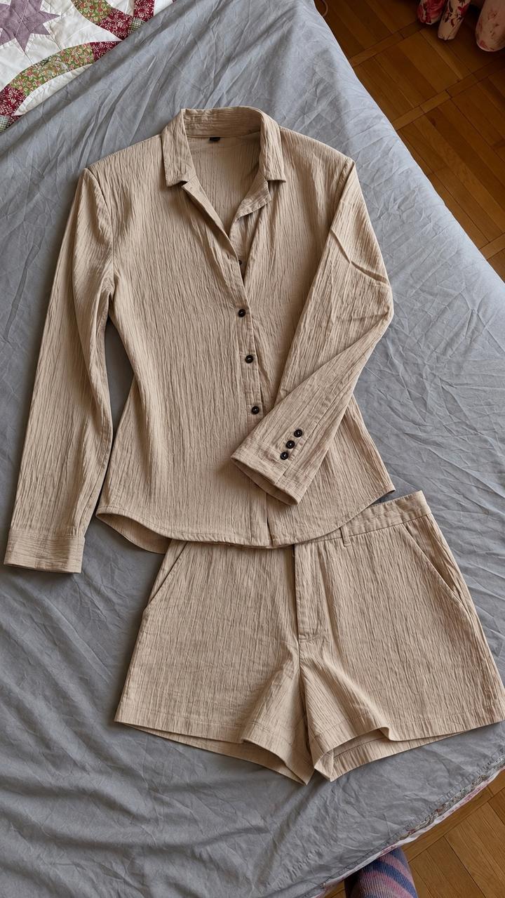 Костюм ZARA из рубашки и шорт
