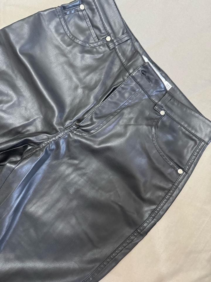 Брюки Bershka из экокожи