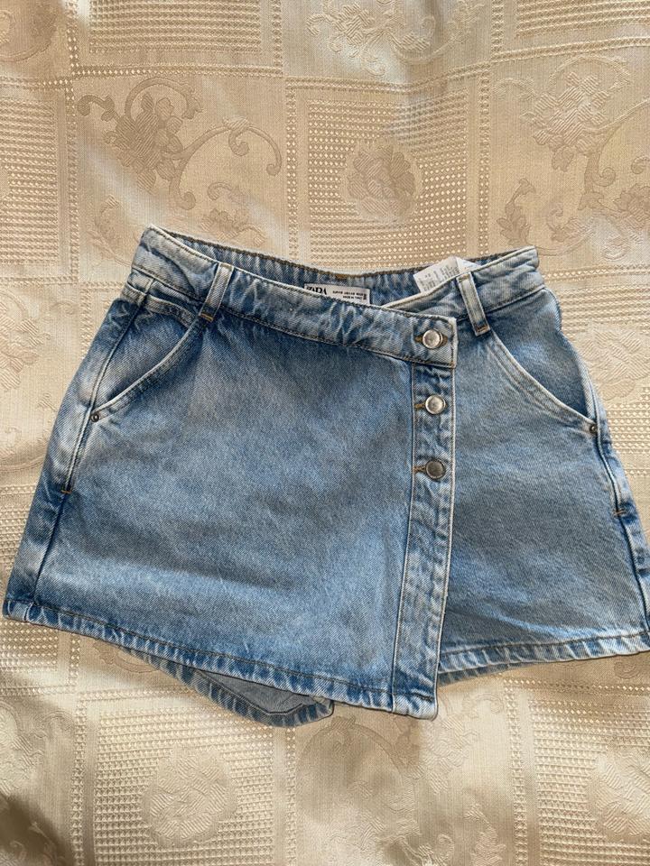 Джинсовые шорты-юбка ZARA
