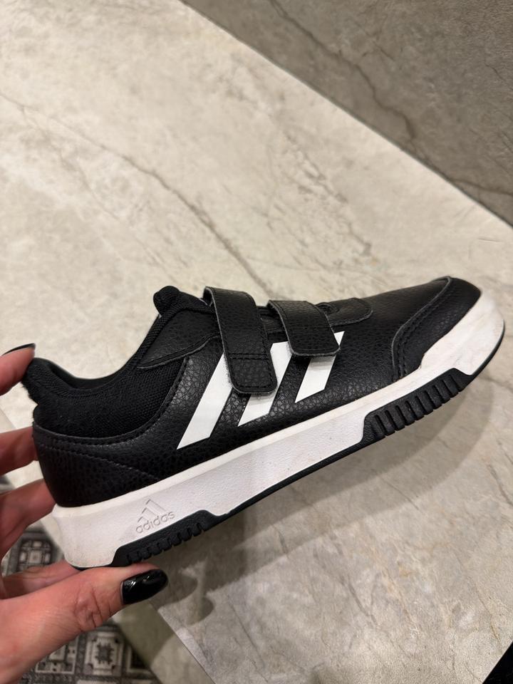Кроссовки adidas для мальчика