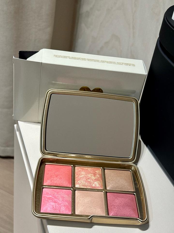 Палетка Hourglass Ambient Lighting Edit Unlocked Love
