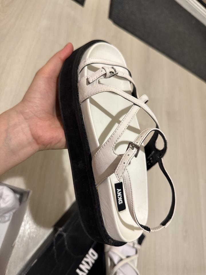 Сандалии DKNY