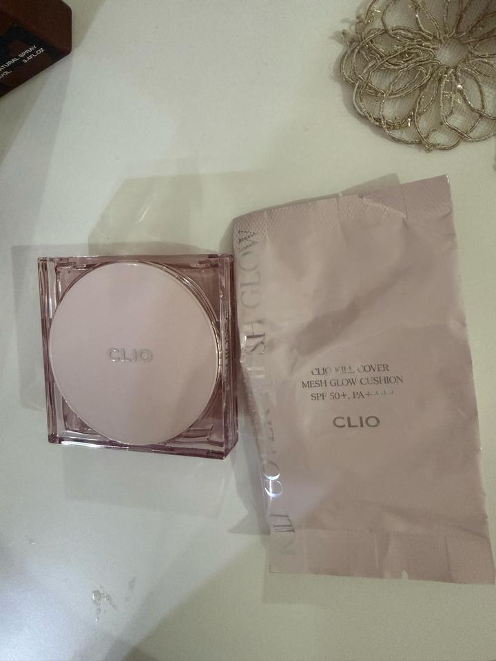 Clio Kill Cover Mesh Glow Cushion